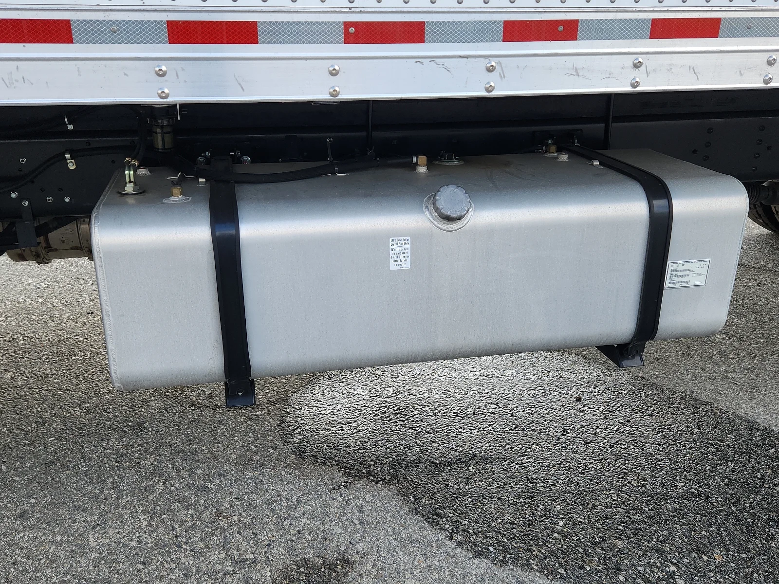 Used 2024 White Isuzu  image 10