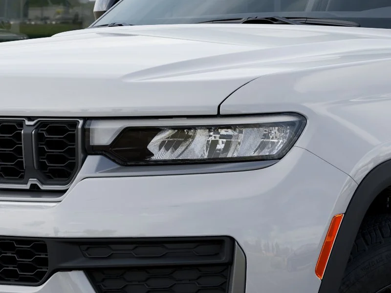 New 2026 Bright White Clear-Coat Exterior Paint Jeep Altitude image 36