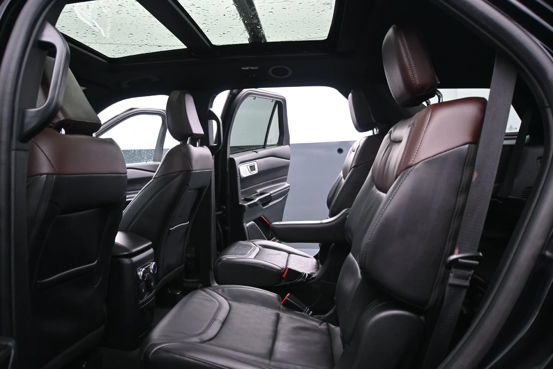 Used 2022 Black Ford Platinum image 16