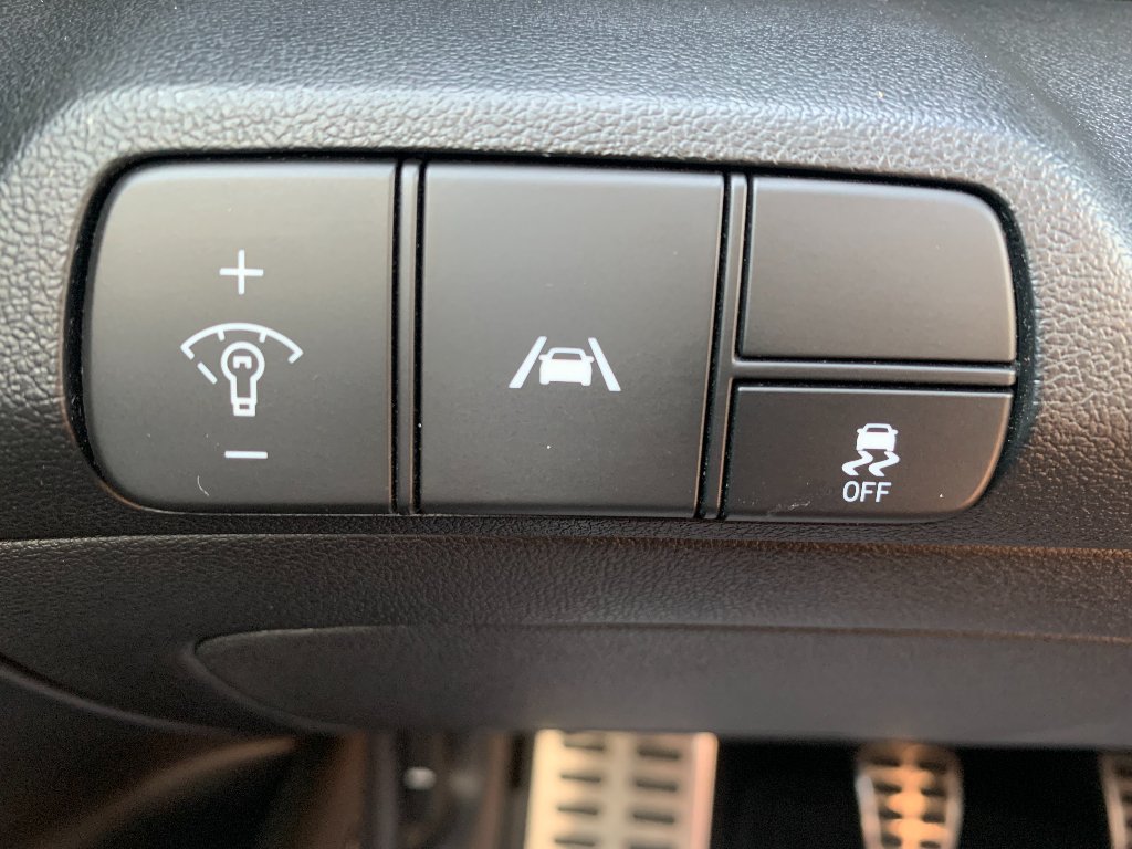 Used 2023 Onyx Black Hyundai Base image 32