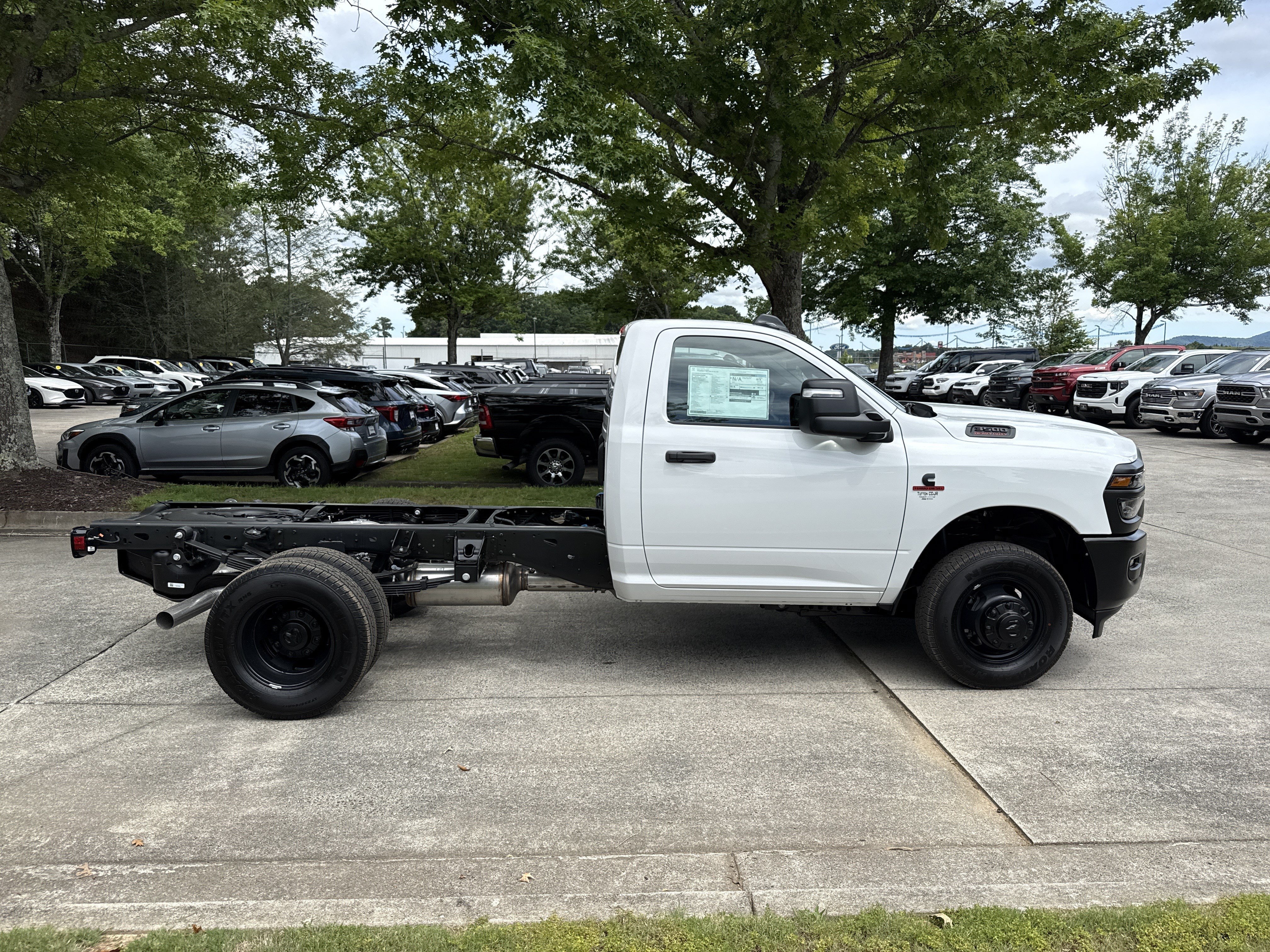 New 2026 Bright White Clearcoat RAM Tradesman image 8