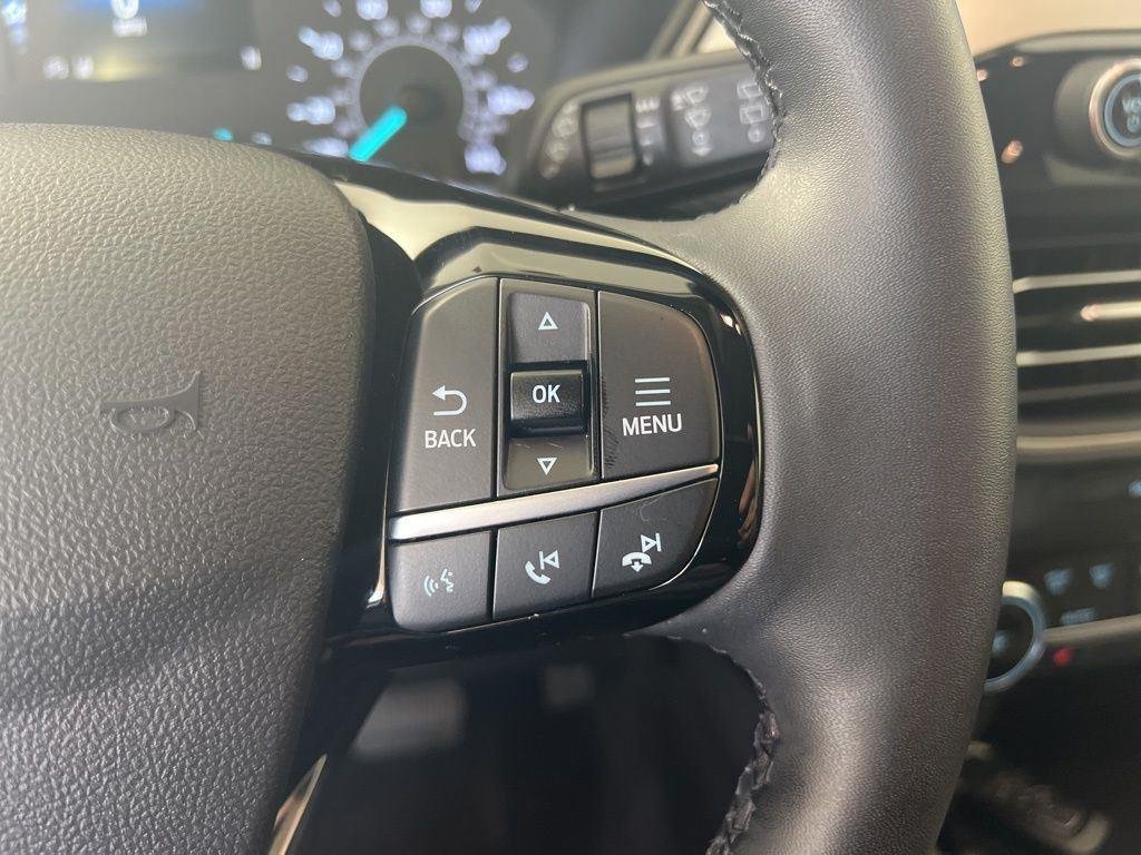 Used 2022 Oxford White Ford SE image 9