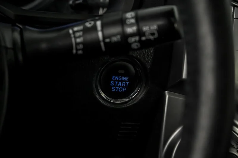 Used 2018 Blizzard Pearl Toyota Limited image 26
