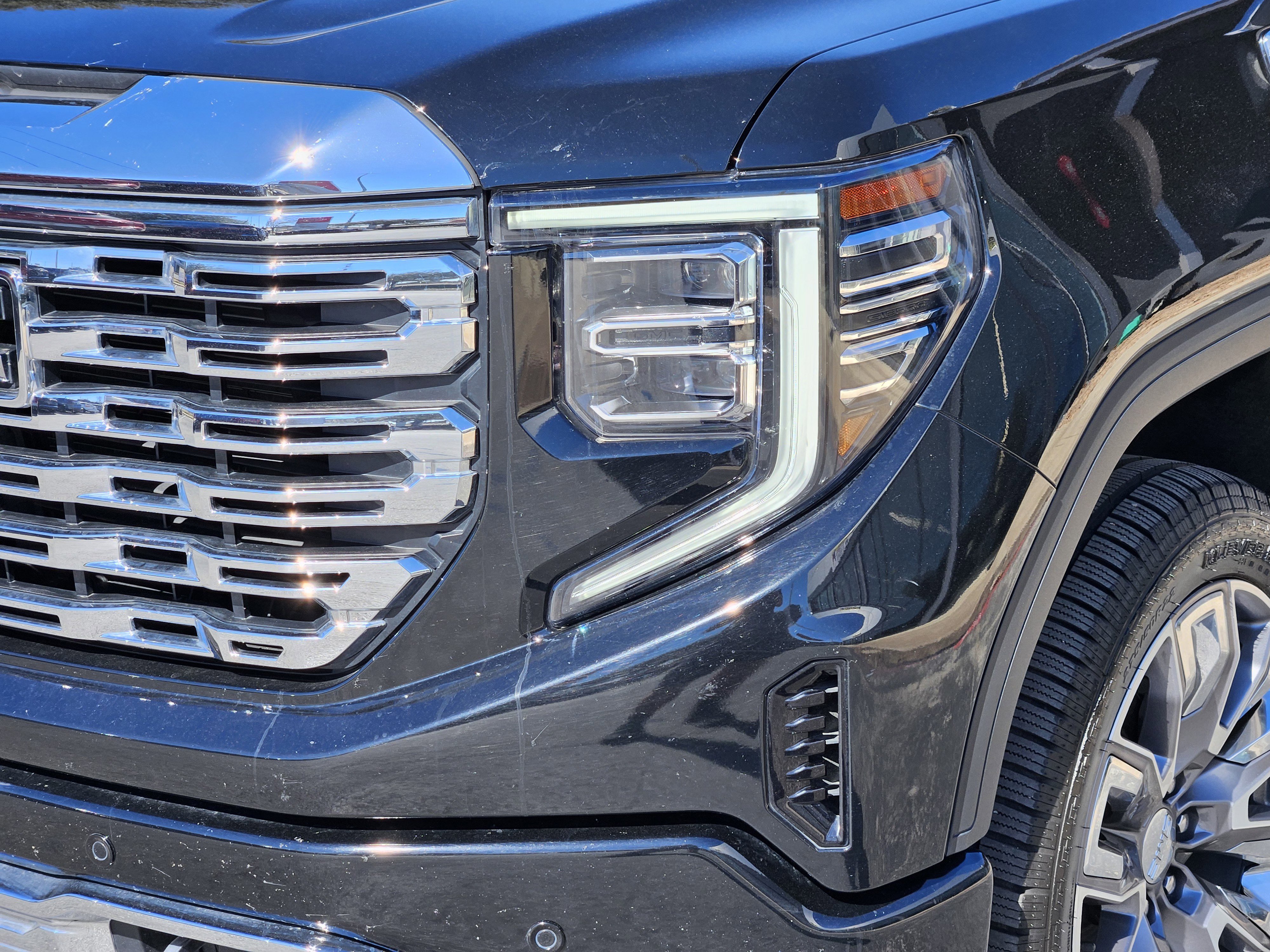 Used 2023 Onyx Black GMC Denali image 8