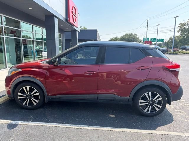 Used 2018 Red Nissan SV image 2