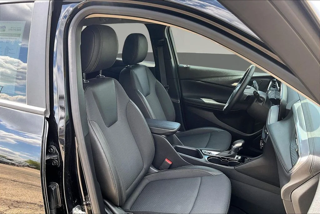 Used 2025 Black Buick Preferred image 31
