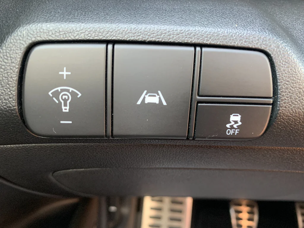 Used 2023 Onyx Black Hyundai Base image 22