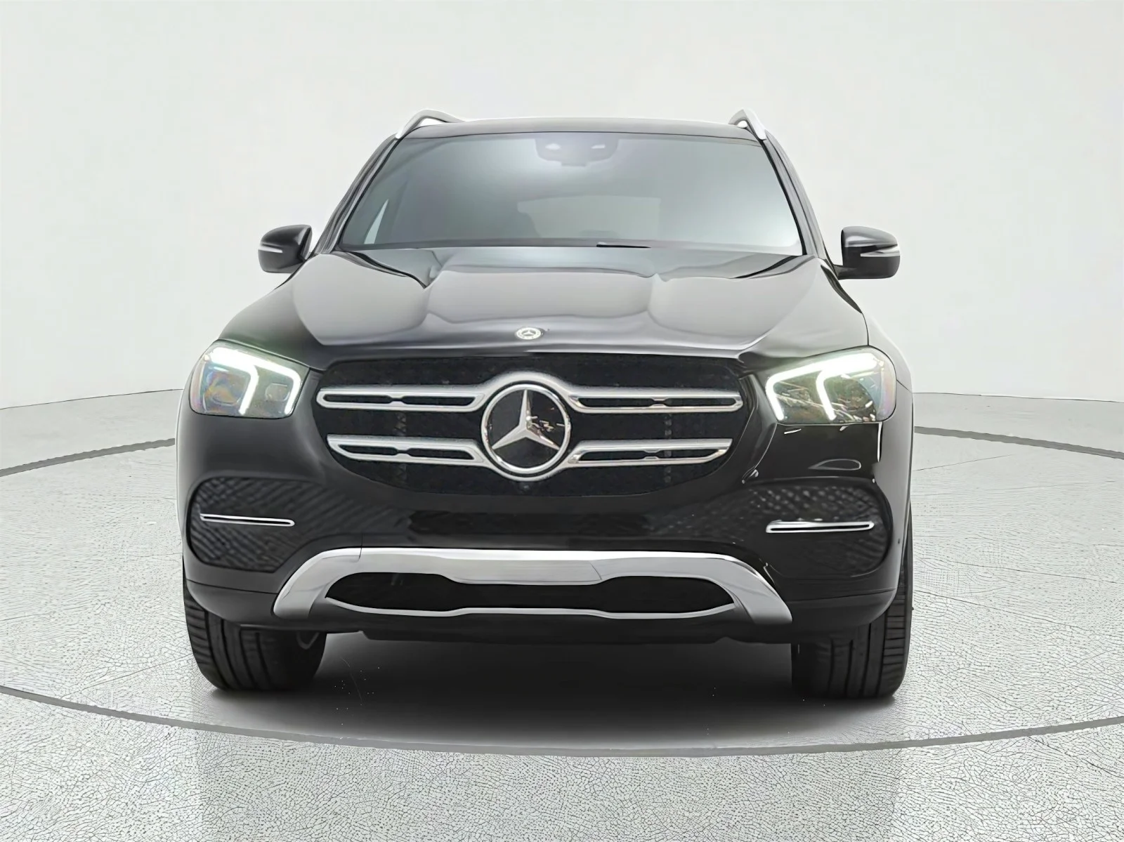 Used 2022 Black Mercedes-Benz GLE 450 4MATIC® SUV image 2