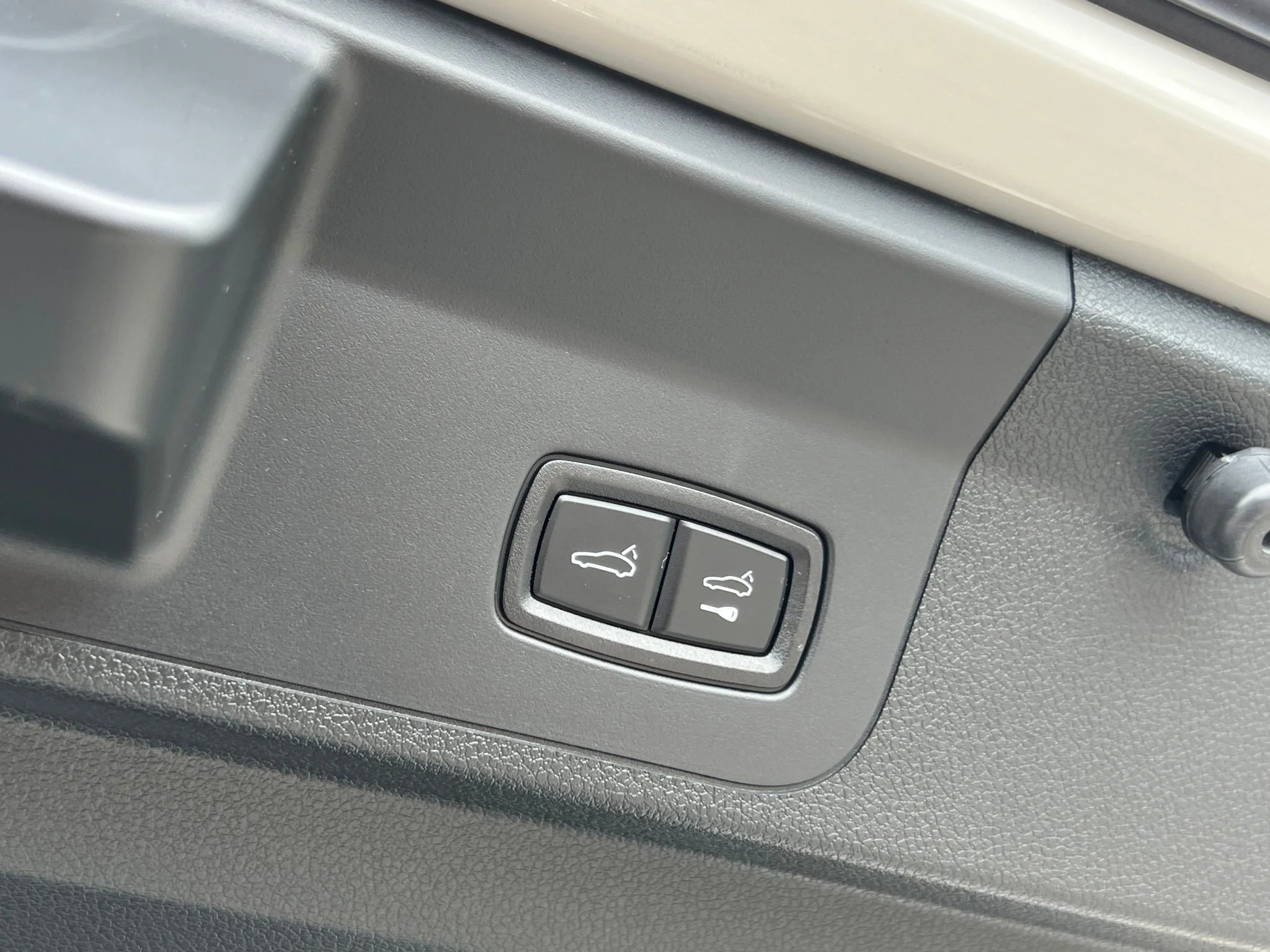Used 2023 Beige Porsche 4 Executive image 28
