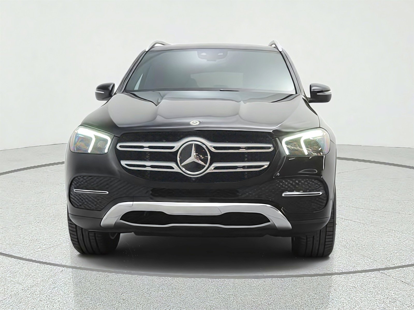 Used 2022 Black Mercedes-Benz GLE 450 4MATIC® SUV image 2