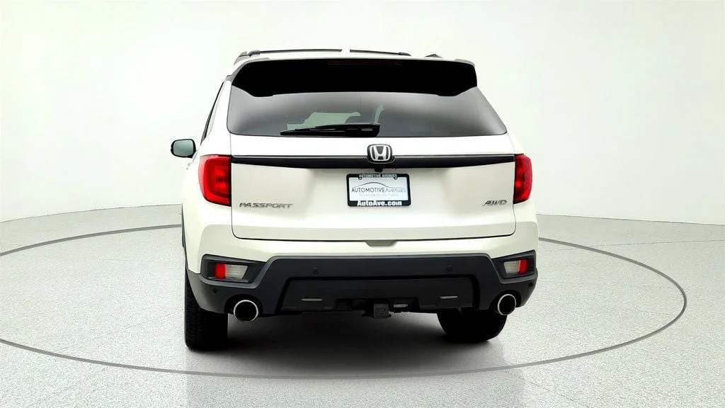 Used 2023 Platinum White Pearl Honda EX-L AWD image 6