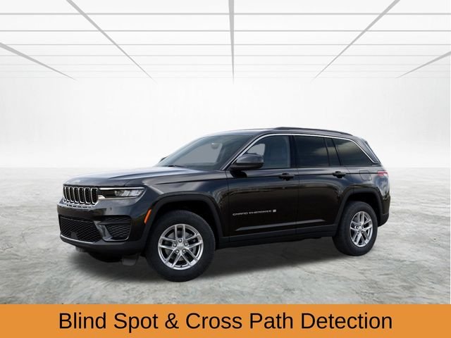 New 2026 Diamond Black Crystal Pearlcoat Jeep Laredo X image 3