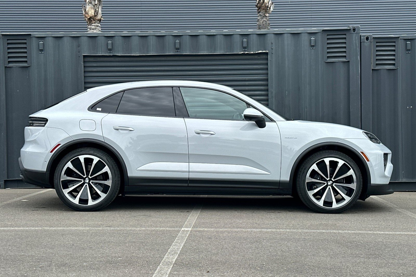 2026 Porsche Macan Base - Photo 9