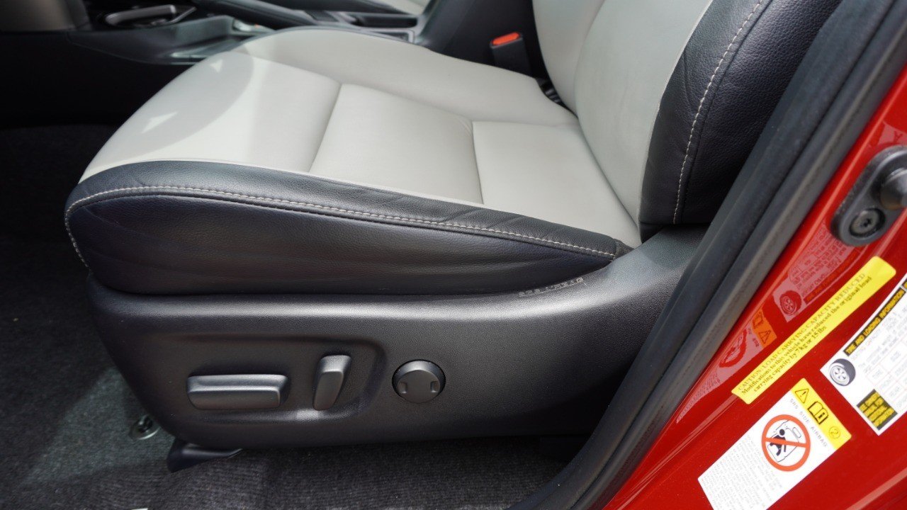 Used 2017 Red Toyota Limited image 26