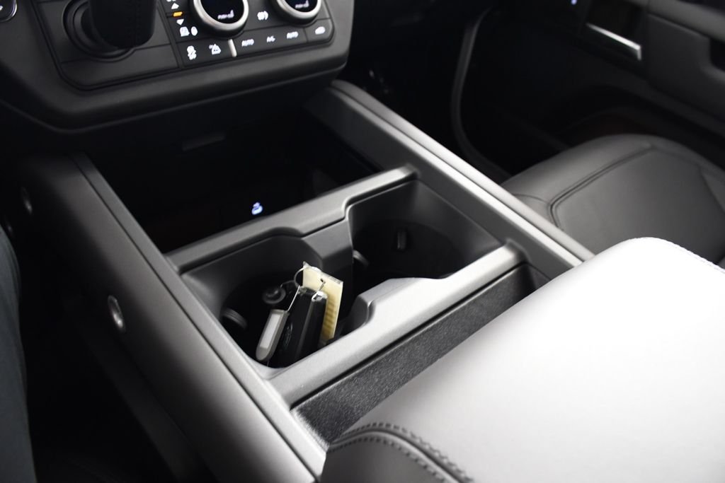 New 2026 Fuji White Land Rover S image 32