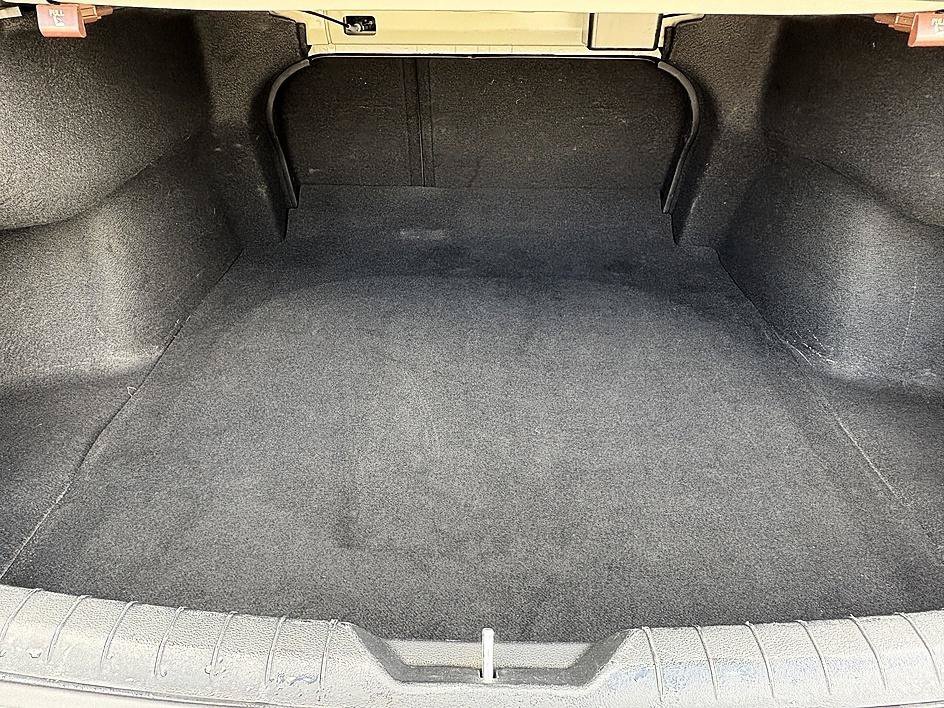 Used 2025 Aero Silver Hyundai SEL image 11