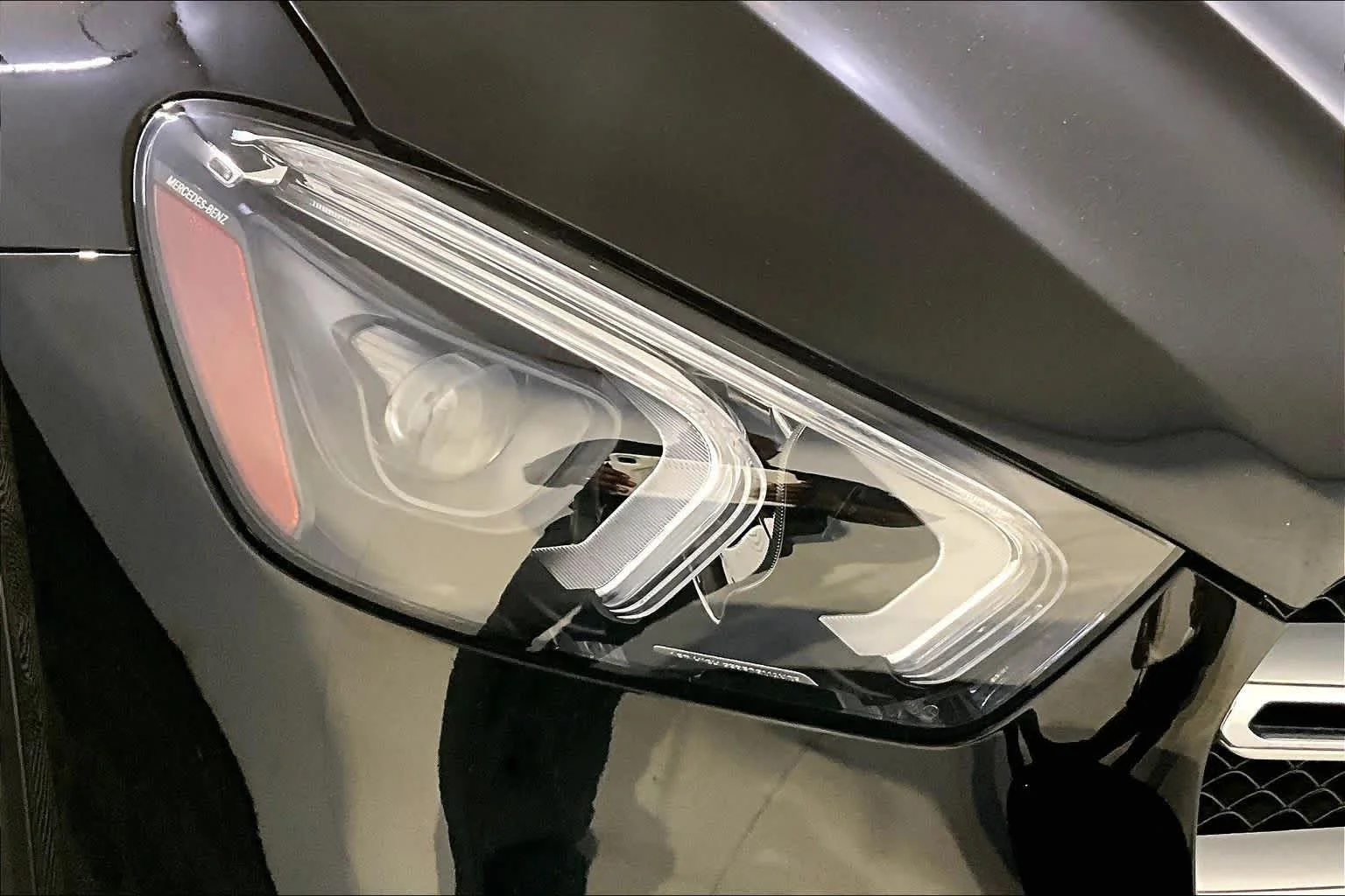 Used 2020 Black Mercedes-Benz GLE 350 image 27