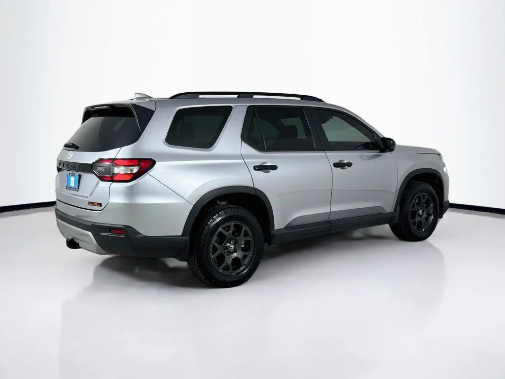 Certified Used 2024 Silver Honda TrailSport image 8