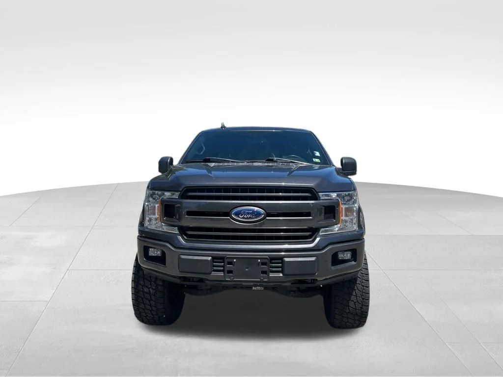 Used 2018 Gray Ford XLT image 9