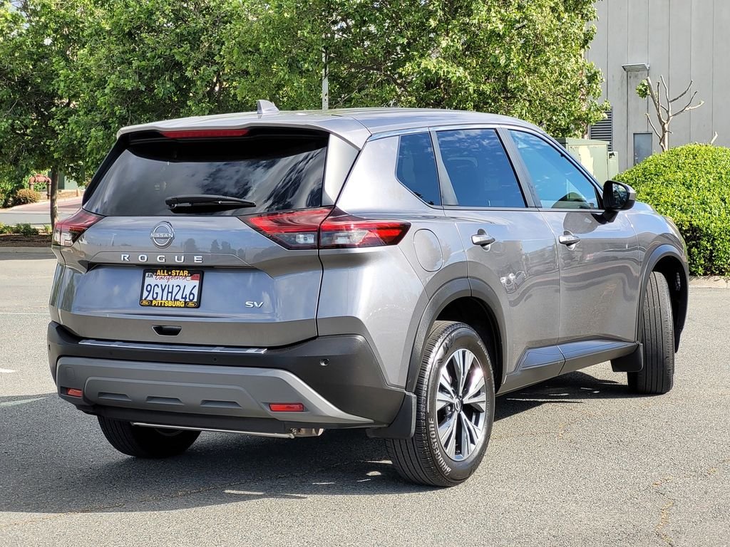 Used 2023 Gray Nissan SV image 4