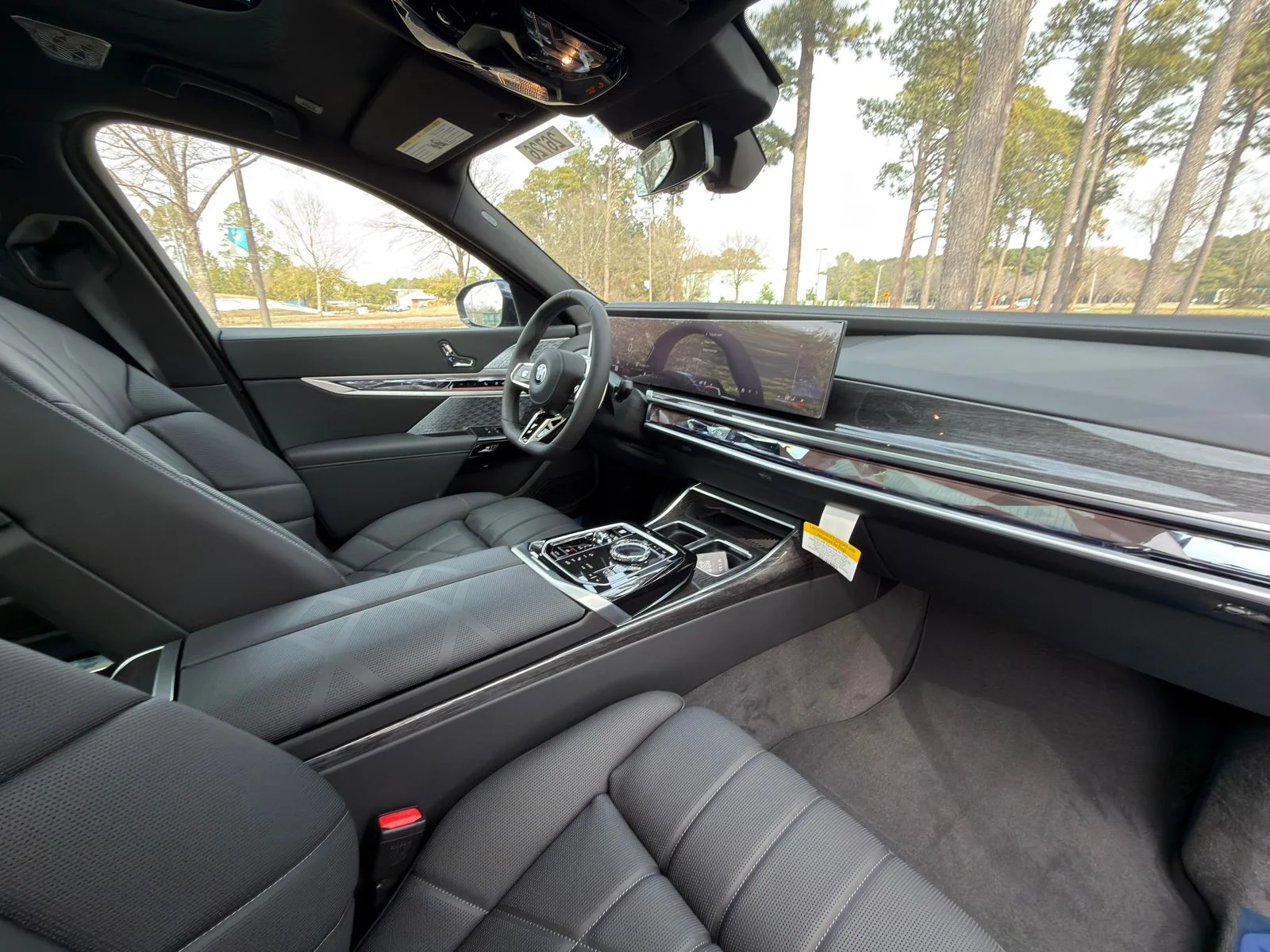 Used 2026 Tanzanite Blue II Metallic BMW 760i xDrive image 18