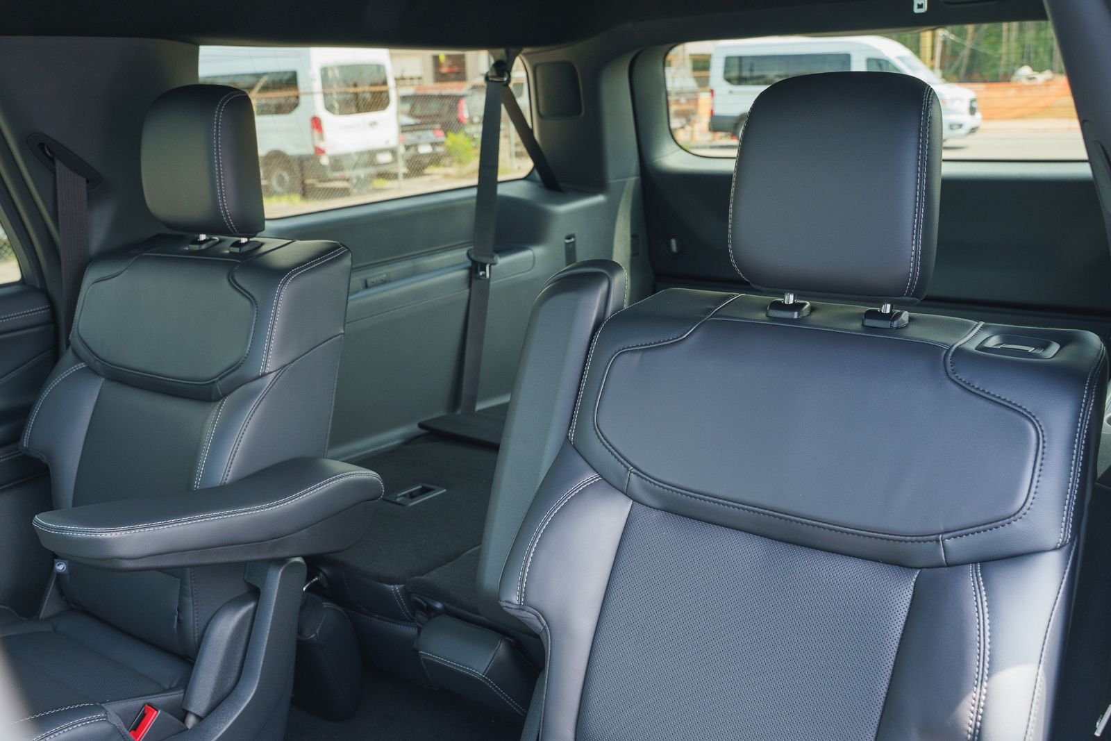 New 2026 Glacier Gray Metallic Tri-Coat Ford MAX Platinum® image 19
