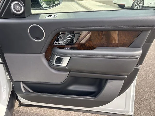 Used 2021 White Land Rover Westminster image 16