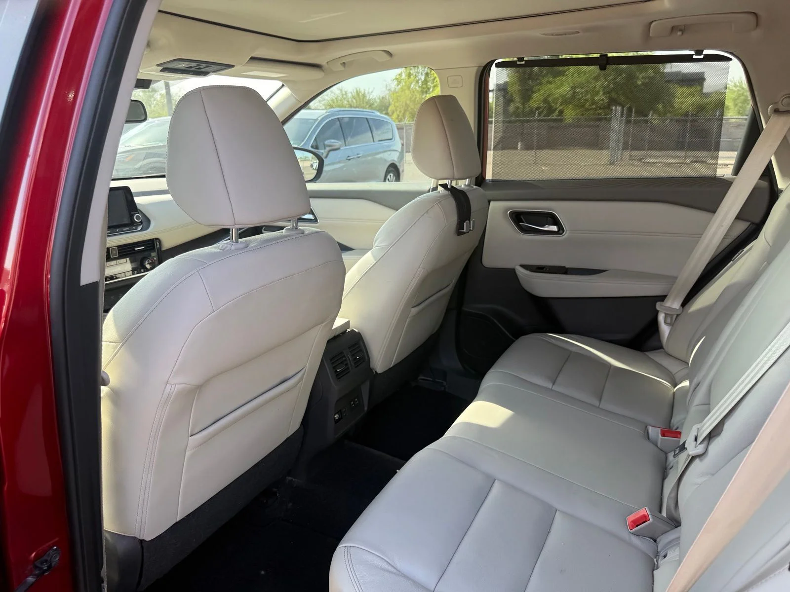 Used 2021 Scarlet Ember Tintcoat Nissan SL image 10