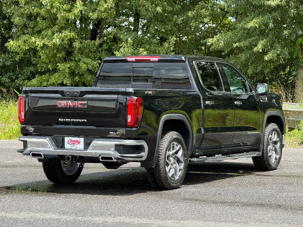 2026 GMC Sierra 1500 SLT - Photo 9