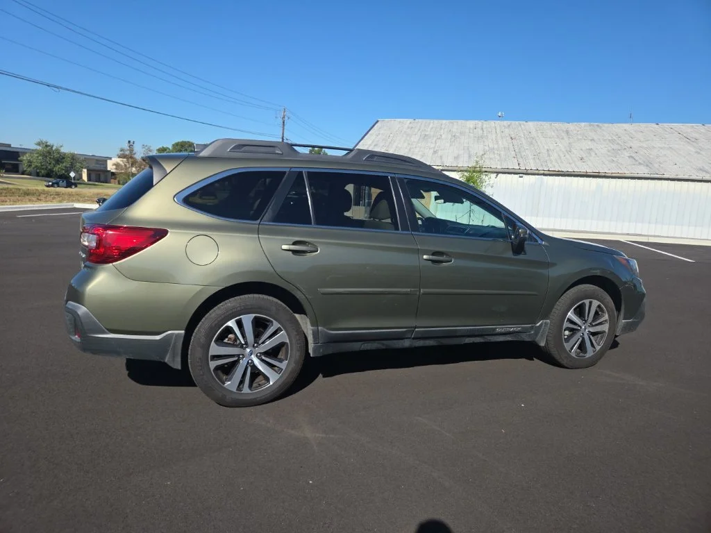 Used 2018 Green Subaru 2.5i image 13