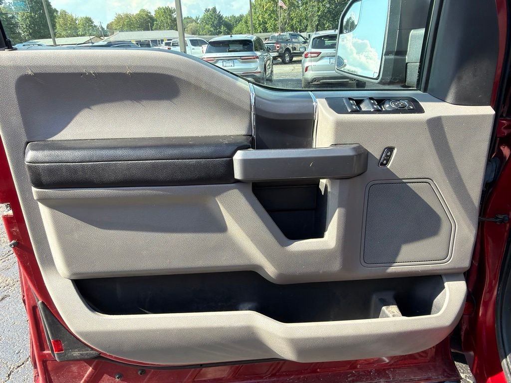 Used 2017 Red Ford XLT image 22