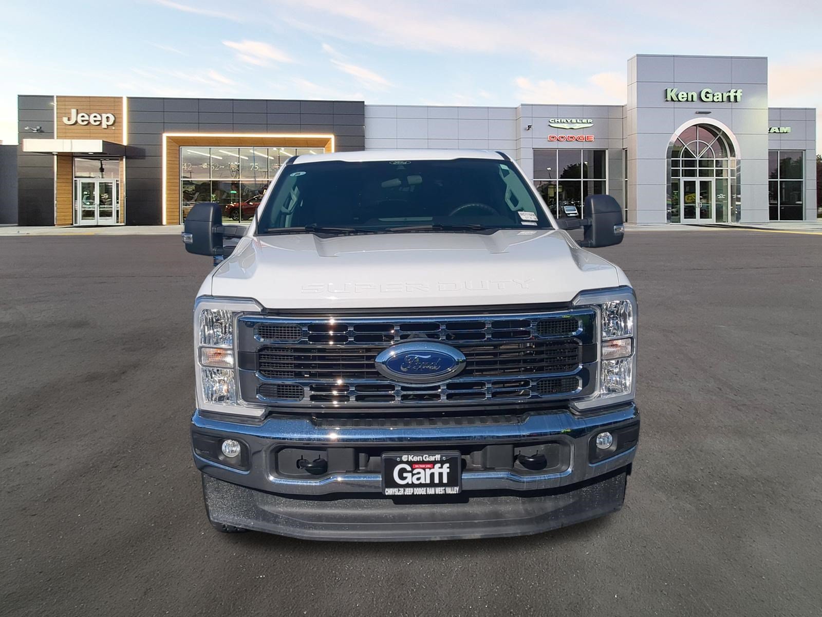 Used 2025 Oxford White Ford XLT image 10