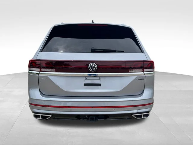 Used 2025  Volkswagen 2.0T SEL Premium R-Line image 5
