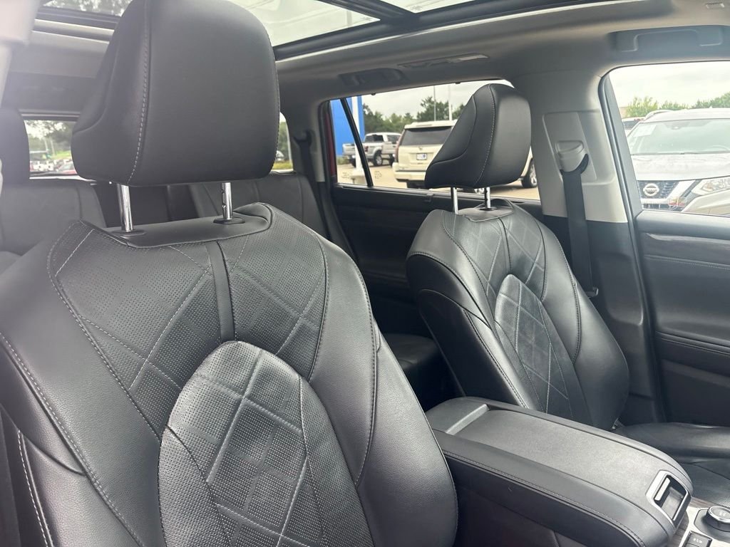 Used 2020 Pearl Toyota Platinum image 27