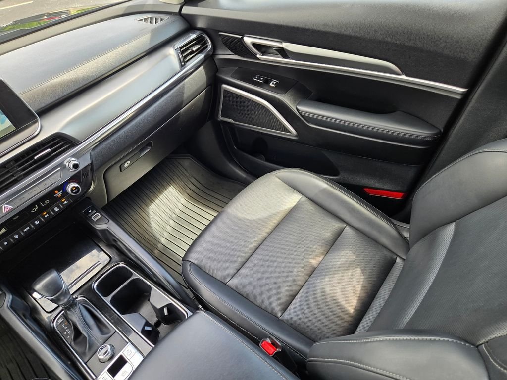 Used 2022 Black Kia S image 14