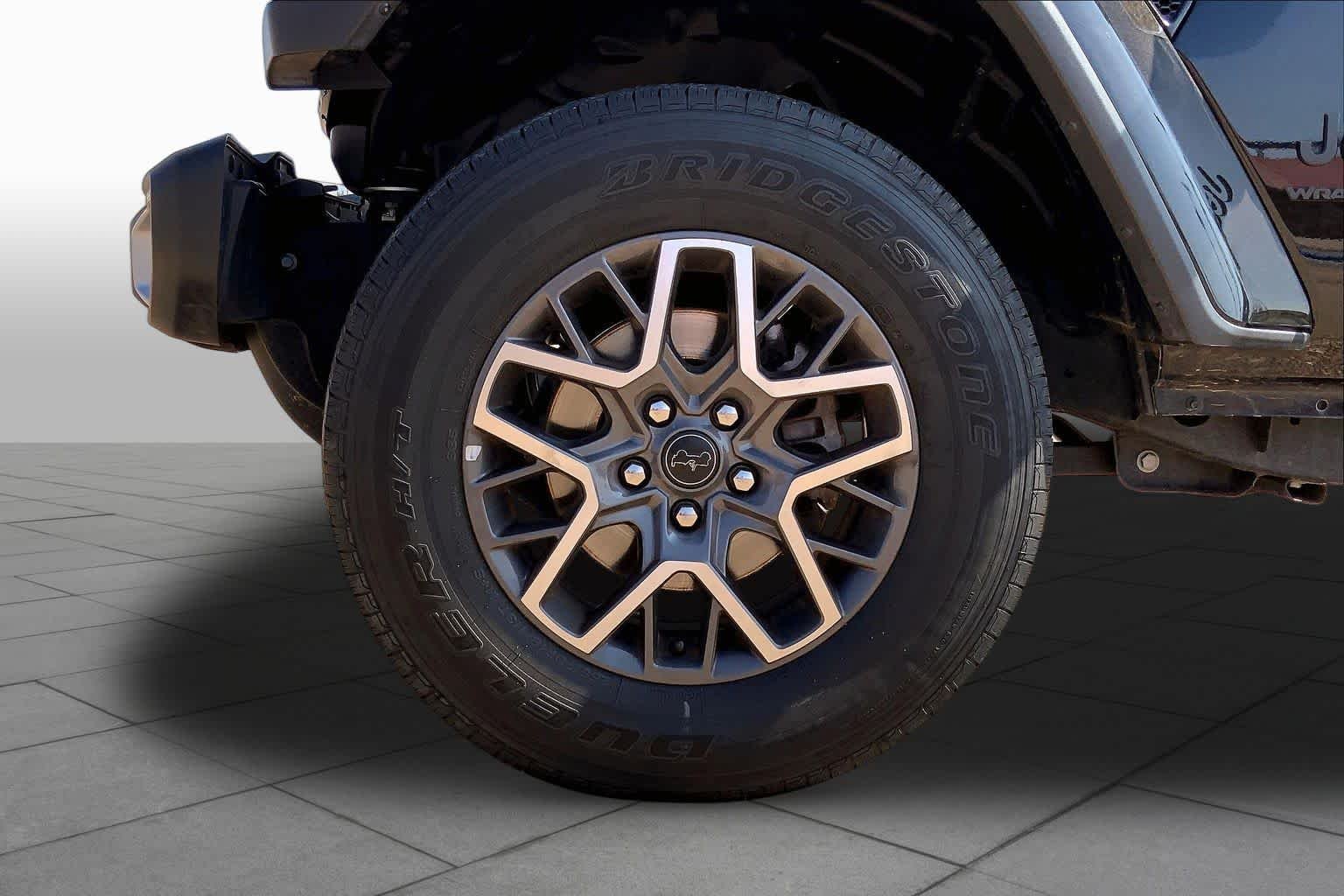 Used 2025 Black Clearcoat Jeep Sahara image 11