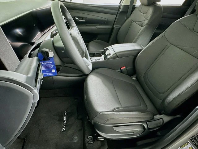 New 2026 Hyundai TUCSON SE