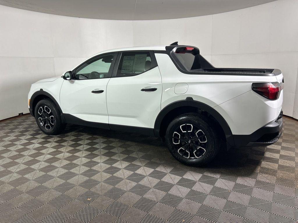 Used 2024 White Hyundai SEL image 10
