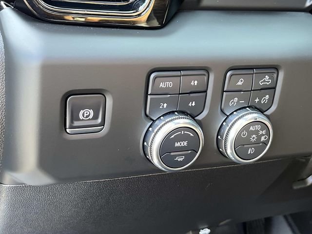 Used 2025 White GMC AT4 image 30