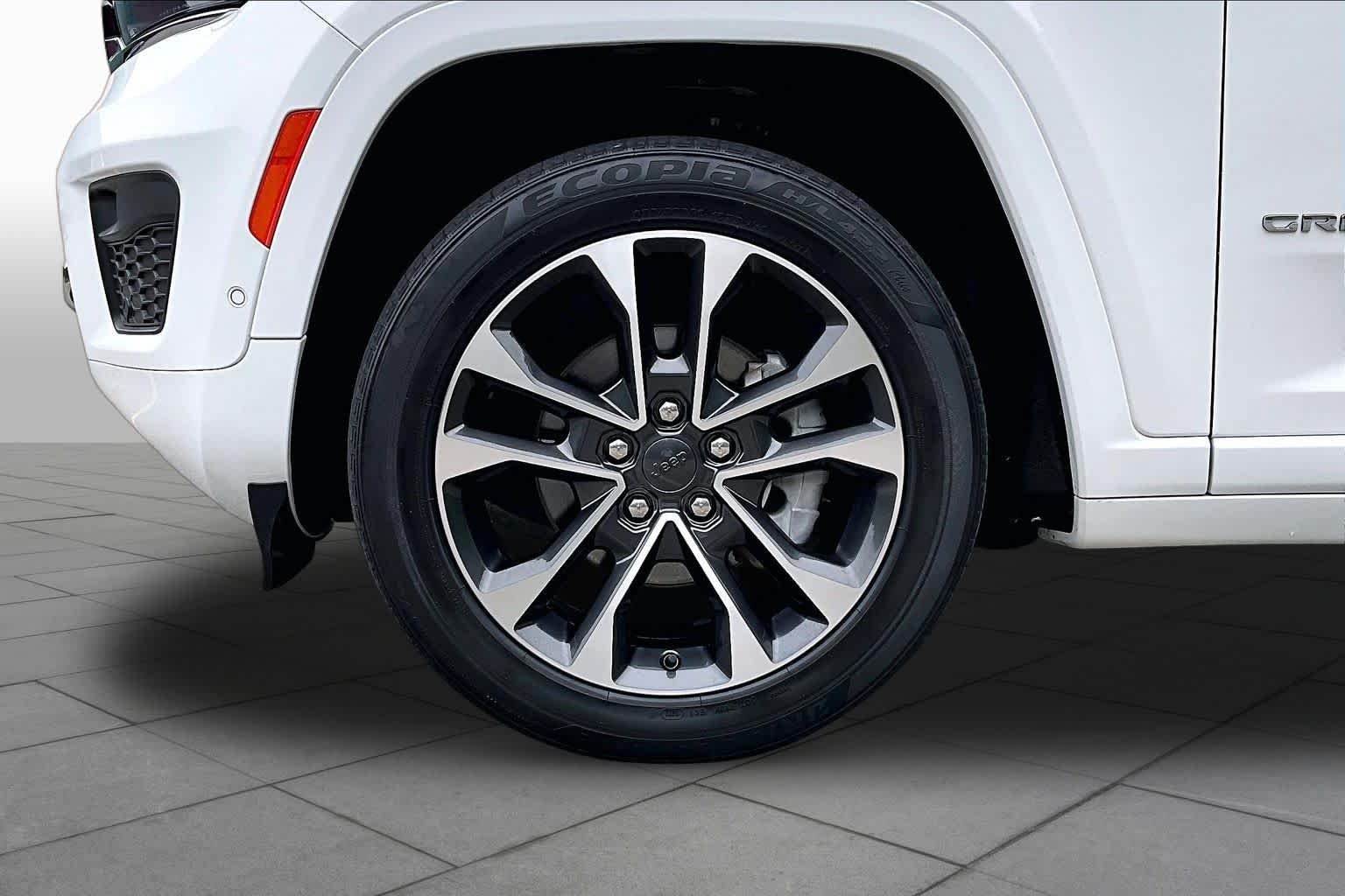Used 2023 Bright White Clearcoat Jeep Overland image 11