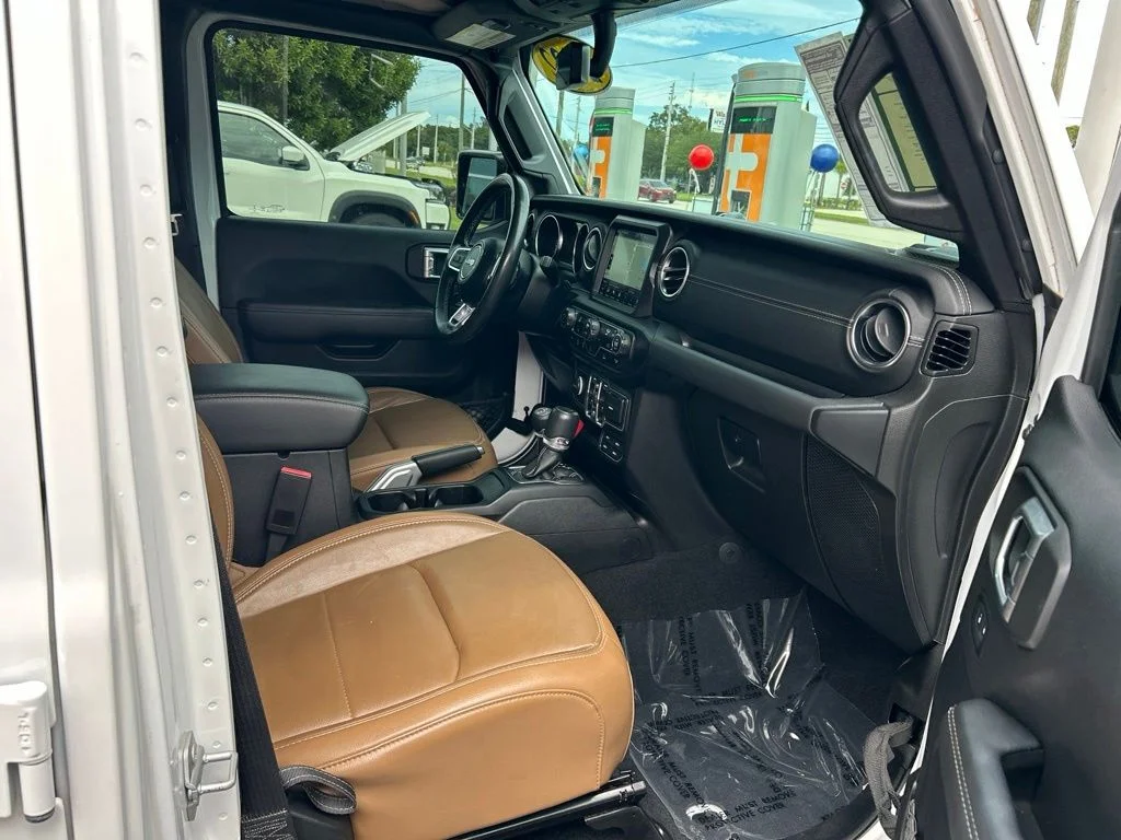 Used 2022 Bright White Clearcoat Jeep Overland image 38