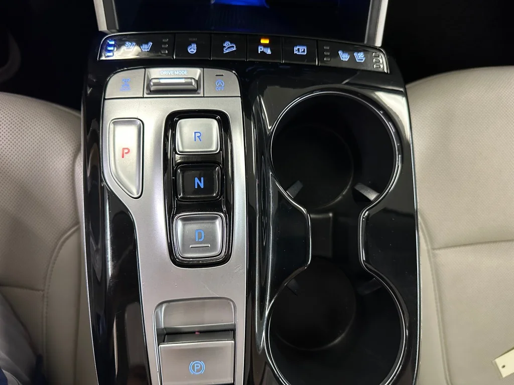 Used 2024 Black Pearl Hyundai Limited image 18