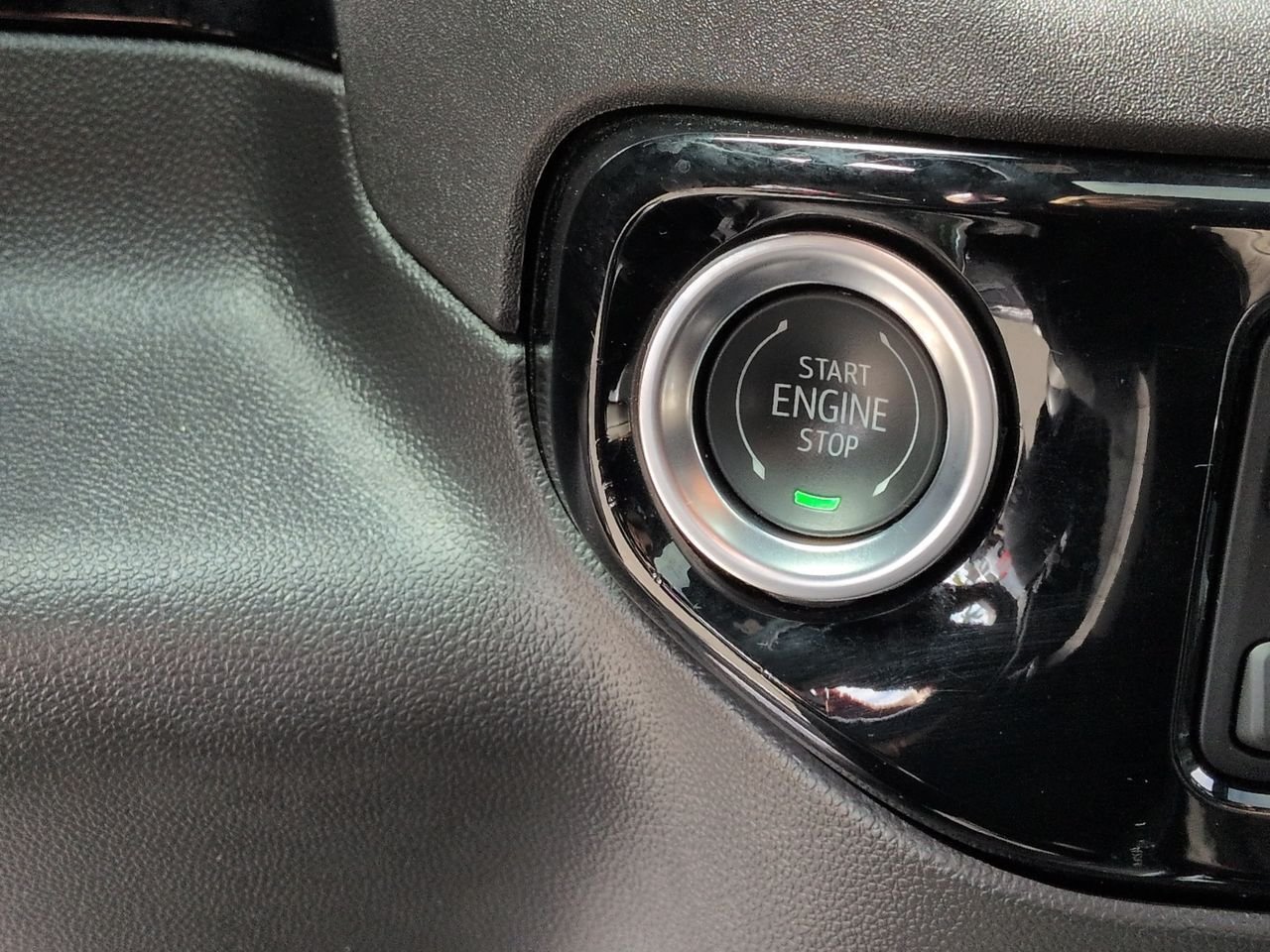 Used 2025 Black Chevrolet ZR2 image 17
