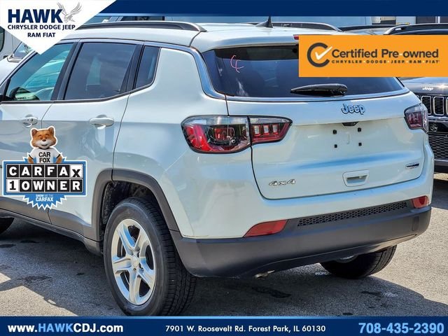 Used 2024 White Jeep Latitude image 6