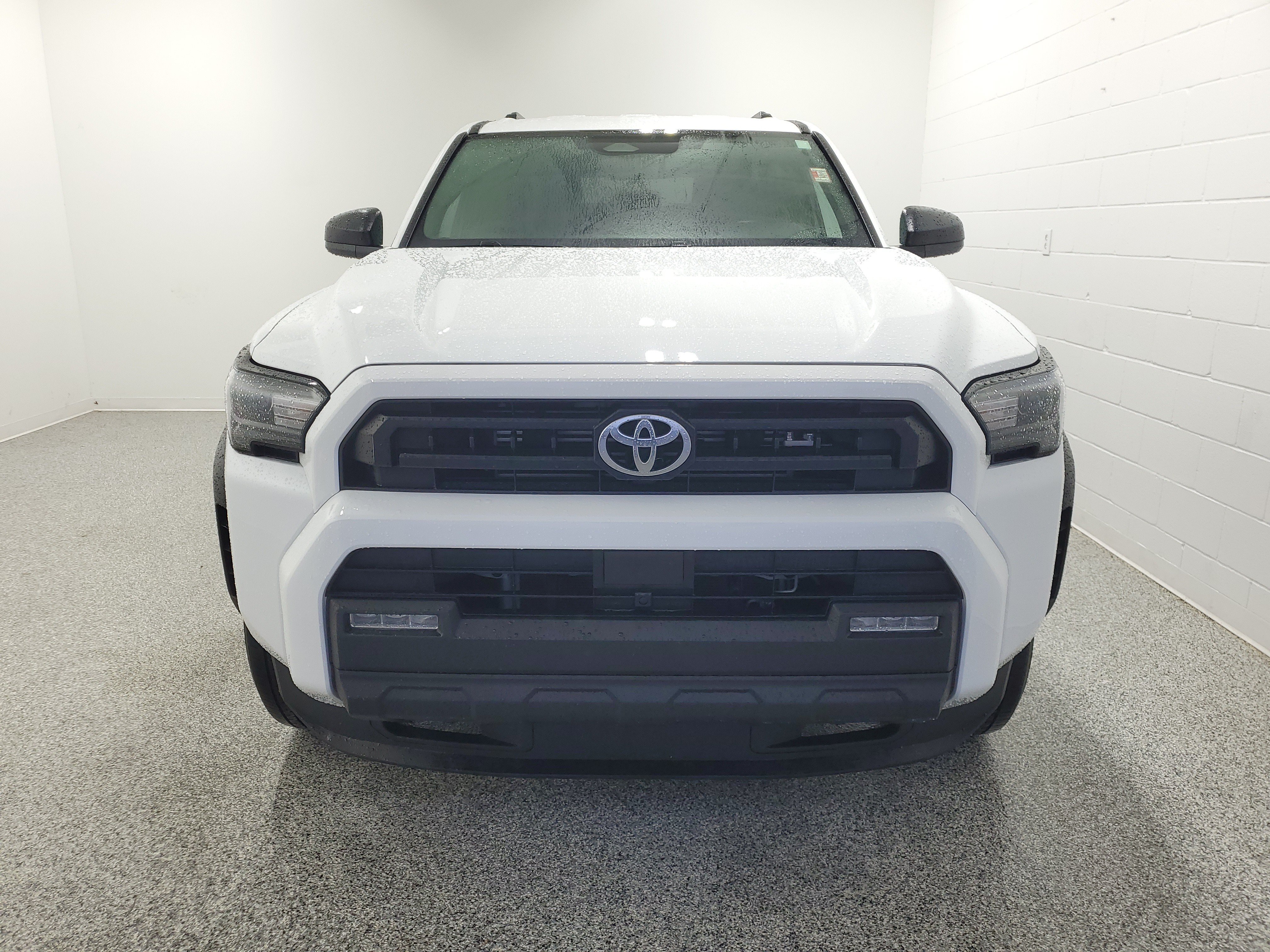 Used 2025 White Toyota SR5 image 4