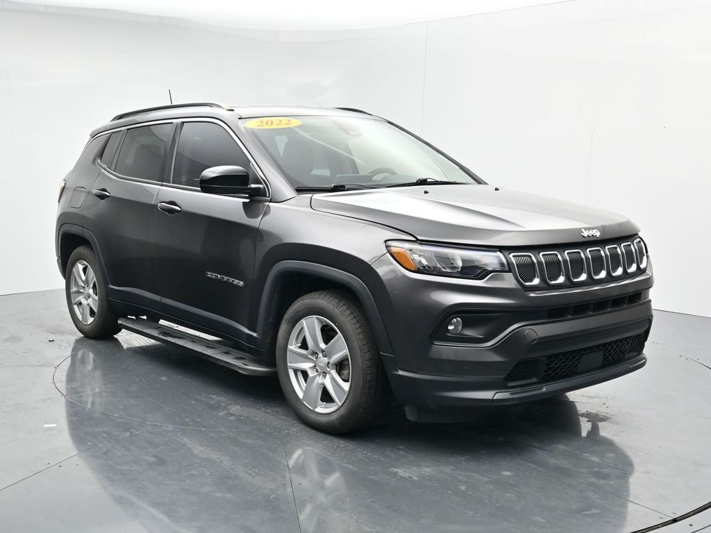 Used 2022 Gray Jeep Latitude image 2