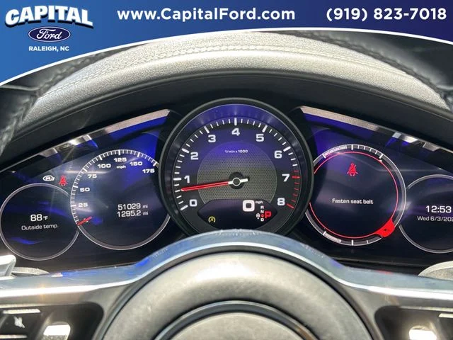 Used 2019  Porsche Base image 26