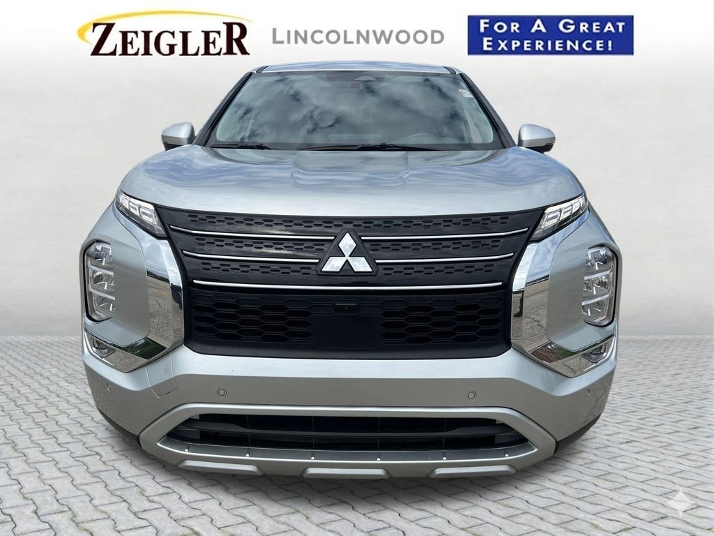 Used 2024  Mitsubishi SE image 19