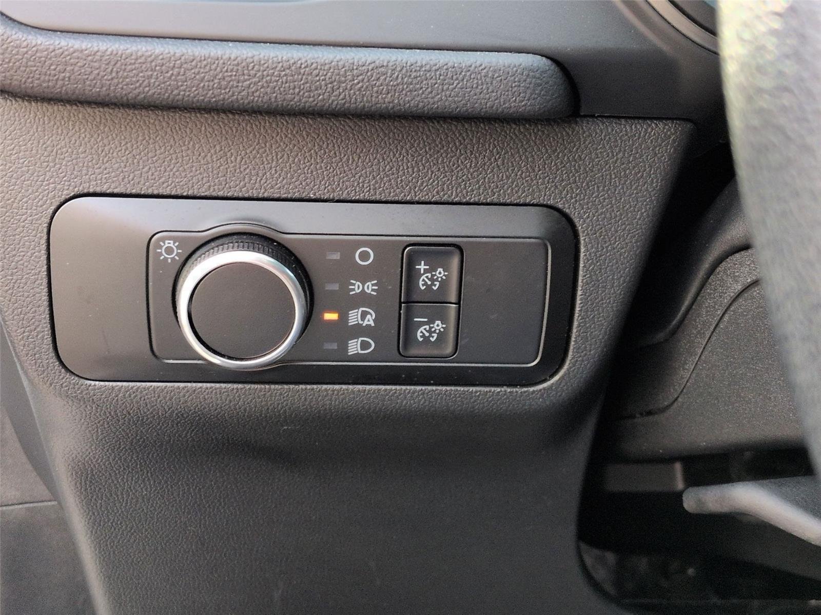Used 2025 Oxford White Ford Active image 15