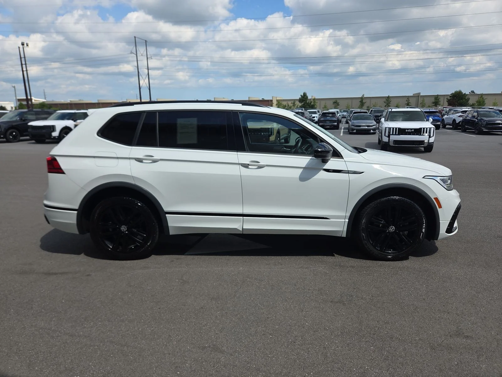 Used 2022 Pure White Volkswagen 2.0T SE R-Line Black image 8